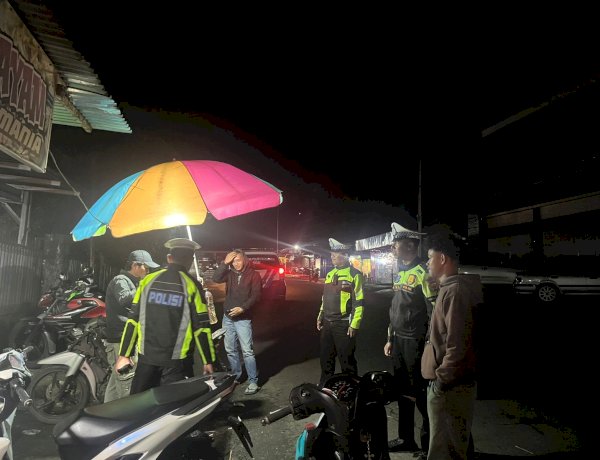 Patroli Malam Polres Manggarai Intensifkan Himbauan Antisipasi Balap Liar dan Parkir Sembarangan