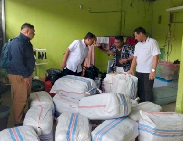 Polda NTT Bongkar Jaringan Penyelundupan Thrifting Ilegal, 157 Ballpress Diamankan