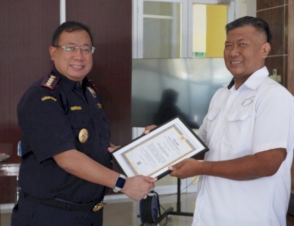 Kolaborasi Efektif Ungkap 11 Juta Batang Rokok Ilegal, 4 Personel Polres Belu Terima Penghargaan Bhakti Chandra Naraya