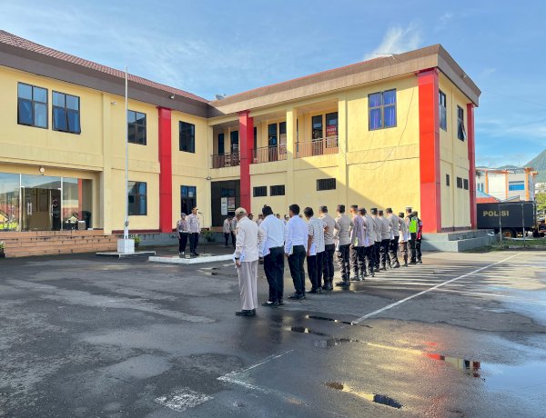 Wakapolres Manggarai Pimpin Apel Jam Pimpinan: Tegaskan Anggota Jaga Etika dan Hindari Perbuatan Negatif.