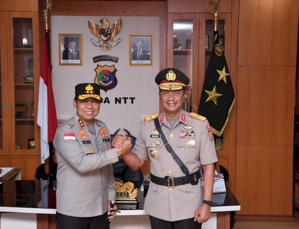 Kapolda NTT Pimpin Penyerahan Jabatan Wakapolda,o Tri Prabowo Memasuki Masa Purna Tugas