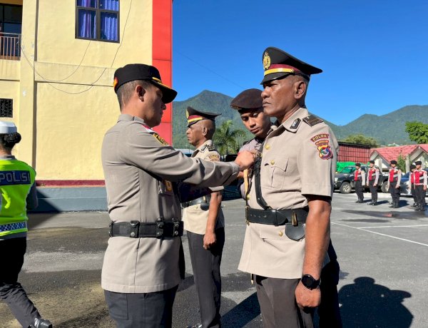 UPACARA SERAH TERIMA JABATAN KAPOLSEK CIBAL POLRES MANGGARAI BERLANGSUNG KHIDMAT