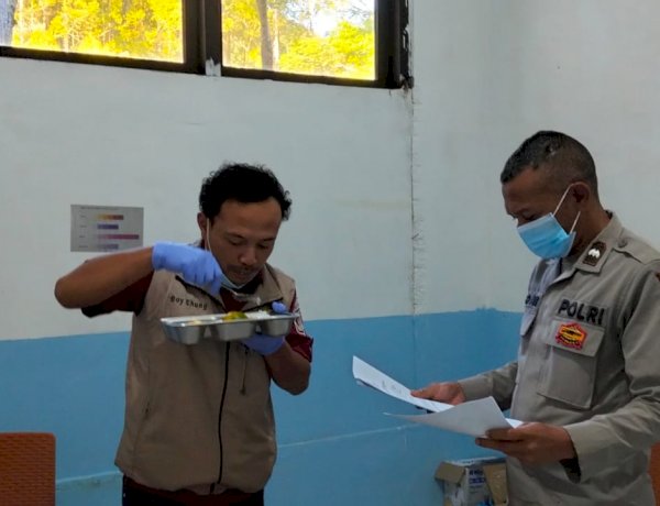 TIM FOOD SECURITY POLRES MANGGARAI LAKSANAKAN PEMERIKSAAN MAKANAN PROGRAM MAKAN BERGIZI GRATIS DI SPPG POLRES MANGGARAI