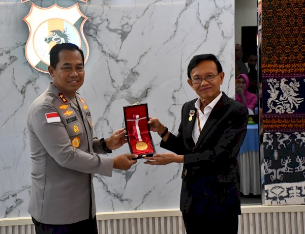 Polda NTT Torehkan Rekor MURI Dunia, Pelopor Terapi Kesehatan Mental bagi Anggota dan Masyarakat