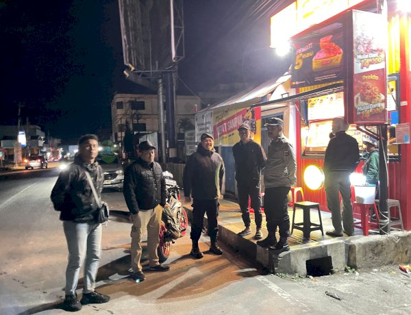 Patroli Malam Personel Piket Polres Manggarai Pastikan Aktivitas Masyarakat di Kota Ruteng Berjalan Aman, Tertib, dan Kondusif