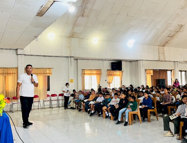 Jaga Generasi Muda Bebas Narkoba, Satresnarkoba Polres Manggarai Edukasi 351 Siswa Baru SMP Negeri 1 Langke Rembong pada Kegiatan MPLS