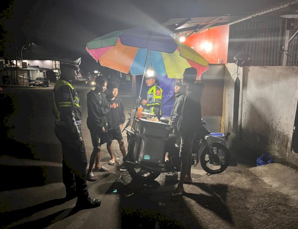 ANTISIPASI GANGGUAN BALAP LIAR DAN POTENSI FATALITAS KECELAKAAN LALU LINTAS, SATUAN LALU LINTAS POLRES MANGGARAI INTENSIFKAN PATROLI MALAM