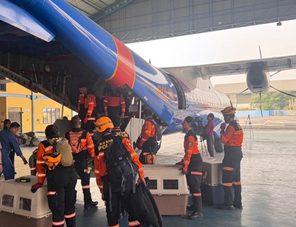 Polwan Polres Manggarai Timur Hadirkan Senyum Anak-Anak Pengungsi Gempa Lewat Trauma Healing