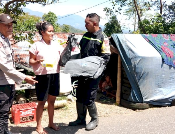 POLSEK CIBAL BERSAMA BHABINKAMTIBMAS BERGERAK CEPAT RESPON KELUHAN WARGA TERDAMPAK GEMPA, SALURKAN BANTUAN POLRI UNTUK MASYARAKAT