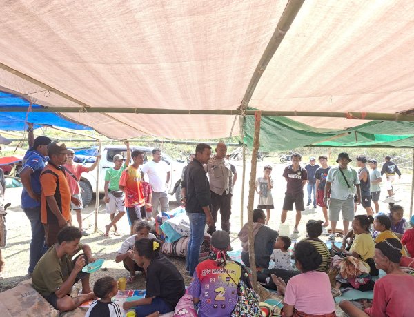 POLSEK CIBAL GERAK CEPAT EVAKUASI WARGA DAN PASIEN TERDAMPAK GEMPA, PASTIKAN KESELAMATAN MASYARAKAT
