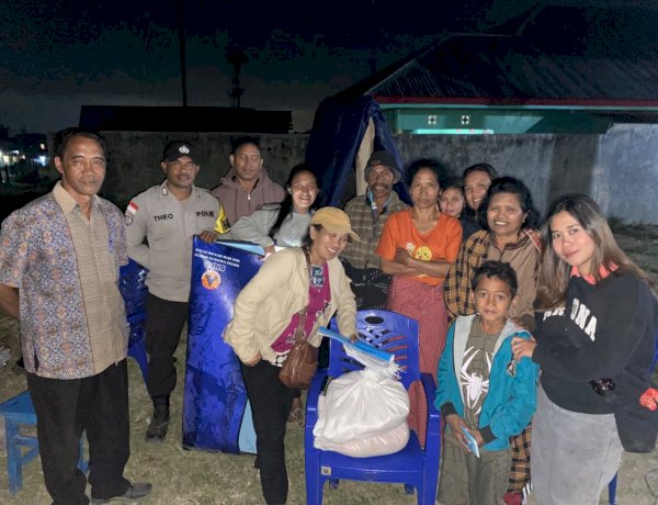Bhabinkamtibmas Waso Kawal Penyaluran Sembako bagi Warga Terdampak Gempa Bumi