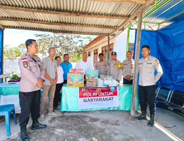 Polri Kawal Distribusi Bantuan Sembako dari Polda Jawa Tengah untuk Korban Gempa di Satar Mese Barat