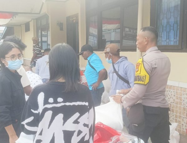 Bhabinkamtibmas Bangka Nekang Kawal Penyaluran Bantuan Gempa, Pastikan Warga Terdampak Terlayani