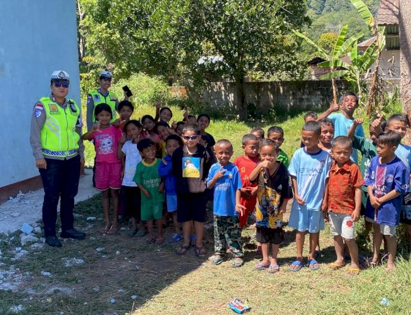 Pulihkan Trauma Anak Korban Gempa, Satlantas Polres Manggarai Gelar Trauma Healing di Camp Pengungsian