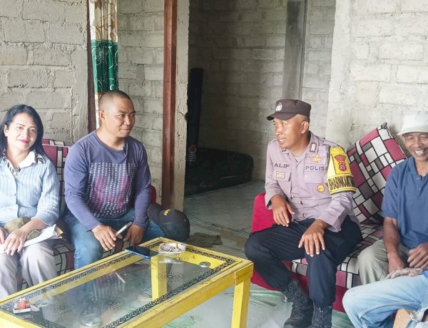 Bhabinkamtibmas Dampingi Pendataan dan Verifikasi Rumah Warga Terdampak Gempa di Kelurahan Pau