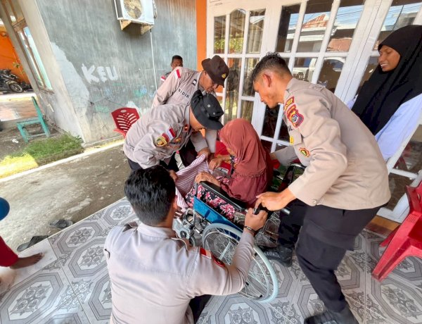 Sentuhan Kemanusiaan Divhumas Polri, Salurkan Kursi Roda dan Bantuan Kemanusiaan bagi Warga Terdampak Gempa di Reo