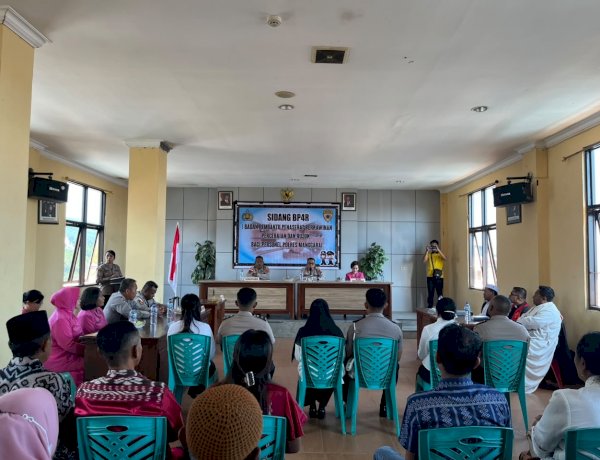 SIDANG BP4R POLRES MANGGARAI, WAKA POLRES TEKANKAN PENTINGNYA KOMUNIKASI DAN KETERBUKAAN DALAM MEMBINA RUMAH TANGGA