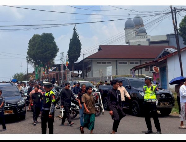 JUMAT KELILING, POLRES MANGGARAI HADIR DI TENGAH UMAT, PERKUAT SEMANGAT “POLISI BERSAMA MASYARAKAT”