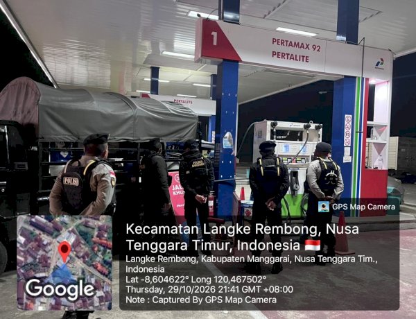 CIPTAKAN RASA AMAN DI MALAM HARI, PATROLI PERINTIS PRESISI SAT SAMAPTA POLRES MANGGARAI HADIR MENYAPA MASYARAKAT RUTENG