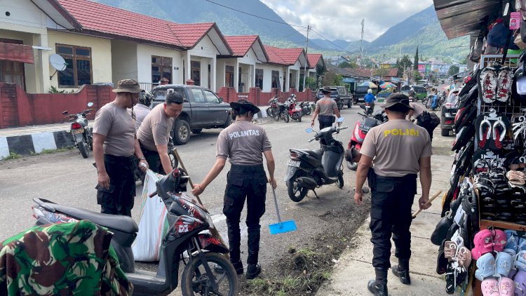 Dukung-Program-Presiden-ASRI,-Sat-Samapta-Polres-Manggarai-Polda-NTT,-Gelar-Bhakti-Sosial-di-Jalan-Bhayangkara