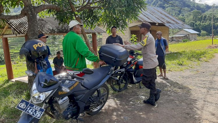 Bhabinkamtibmas-Rahong-Utara-Intensifkan-Patroli-dan-Sambang-di-Kampung-Munggis
