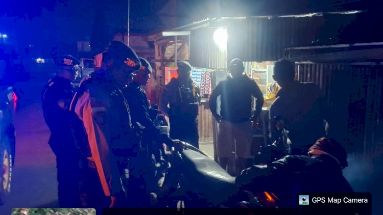 JAGA-KAMTIBMAS-TETAP-KONDUSIF,-PATROLI-PERINTIS-PRESISI-SAT-SAMAPTA-POLRES-MANGGARAI-HADIR-DI-MALAM-HARI-SISIR-WILAYAH-RAWAN-KRIMINALITAS