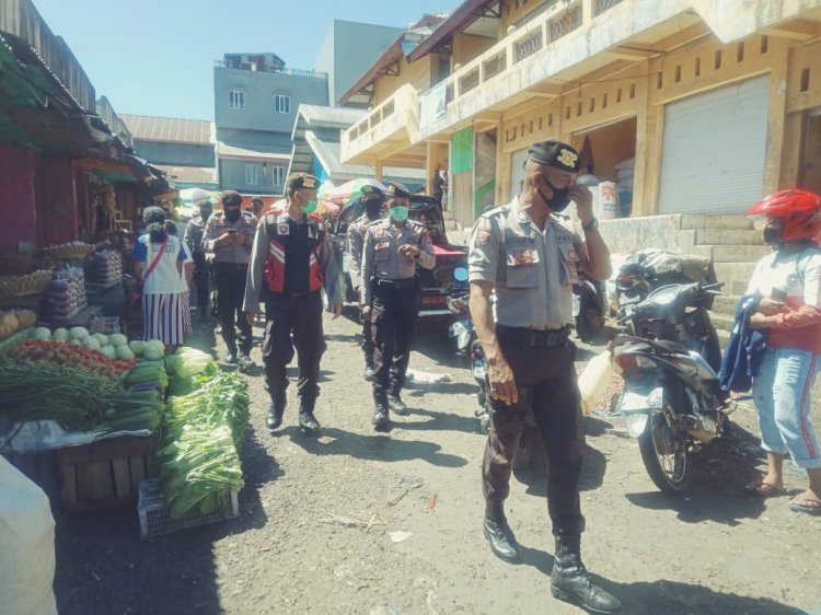 Tanggap Serius Covid - 19, Sat Samapta Terus Imbau Pedagang Di Pasar.