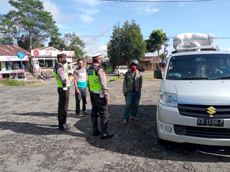 Cara Unik Sat Lantas Polres Manggarai Ajak Pengendara Cegah Penyebaran Covid - 19