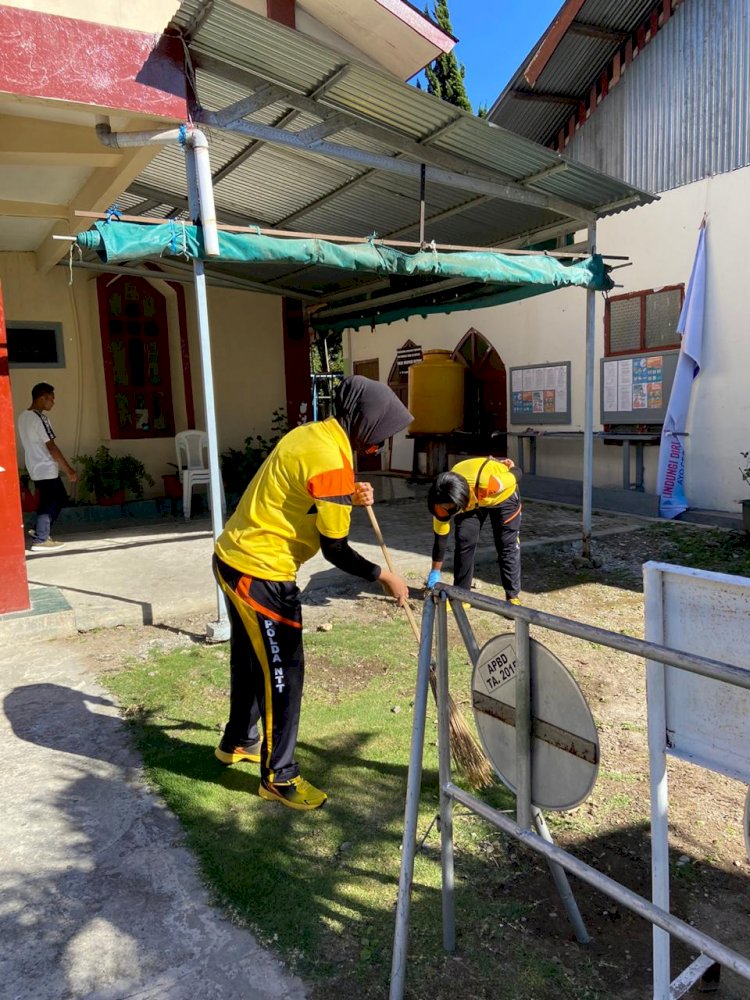 Dalam Rangka Hari Jadi Polwan  RI ke-72, Polwan Polres  Manggarai Bakti Sosial di Tempat Ibadah.