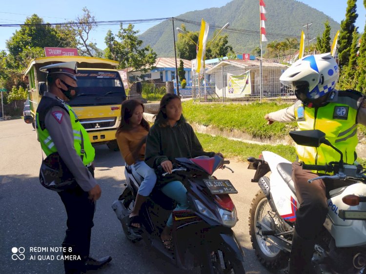 Lakukan Patroli Seputaran Kota Ruteng, Sat Lantas Polres Manggarai Razia Masker.