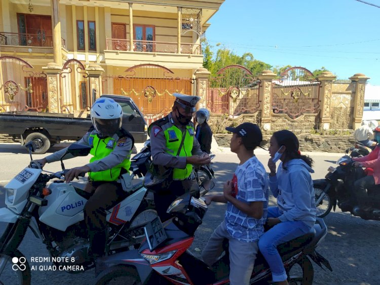 Lakukan Patroli Seputaran Kota Ruteng, Sat Lantas Polres Manggarai Razia Masker.