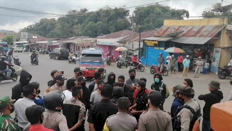 Polres Manggarai Bubarkan Rencana Aksi Unjuk Rasa Tolak Omnibus Law.