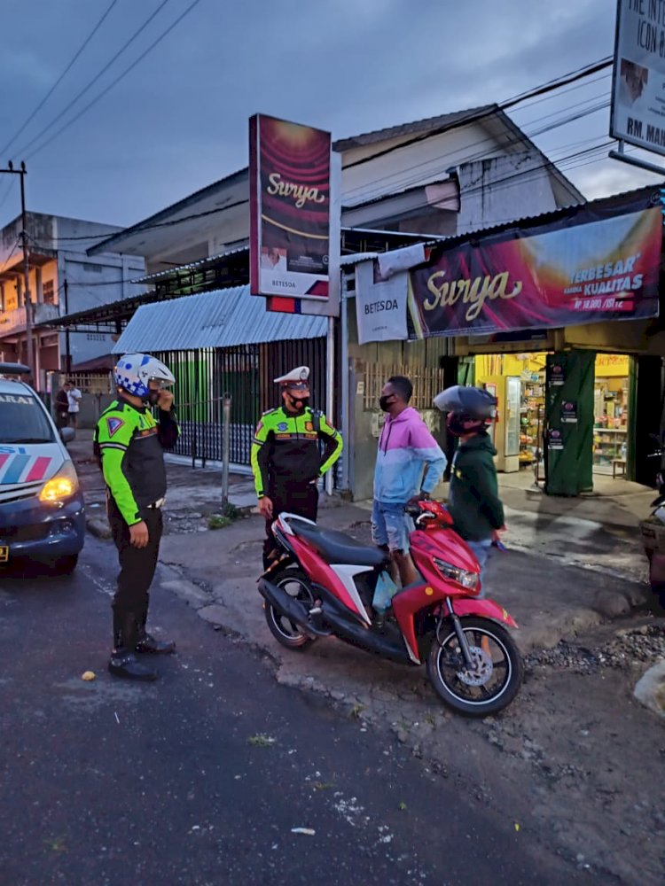 Sat Lantas Polres Manggarai Lakukan Himbauan Simpatik.