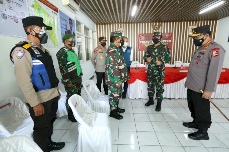 Blusukan Ke Bandung, Kapolri dan Panglima Mapping Kebutuhan Masyarakat Dampak PPKM Darurat