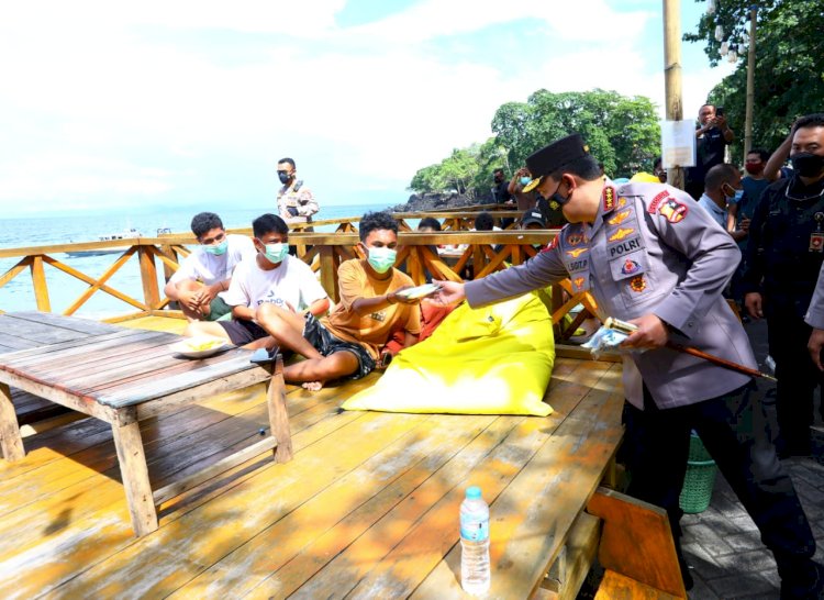 Tinjau Vaksinasi se-Indonesia, Kapolri Saksikan Gubernur Maluku Utara Divaksin