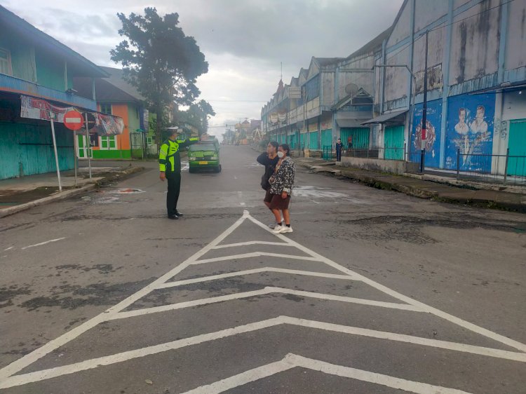 Laksanakan Pengaturan Lalu Lintas Sat. Lantas Polres Manggarai, Utamakan Tempat Rawan Kecelakaan