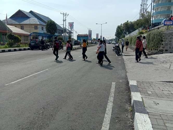 Samapta Polres Manggarai Laksanakan Patroli Dialogis