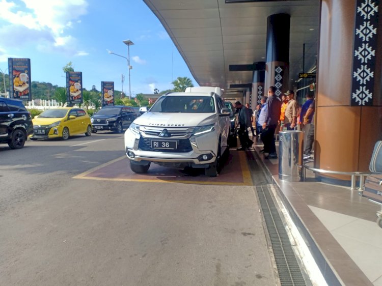 Pengawalan  MENKOMINFO JOHNNY G PLATE, SE Oleh Personel  Sat. Lantas Polres Manggarai