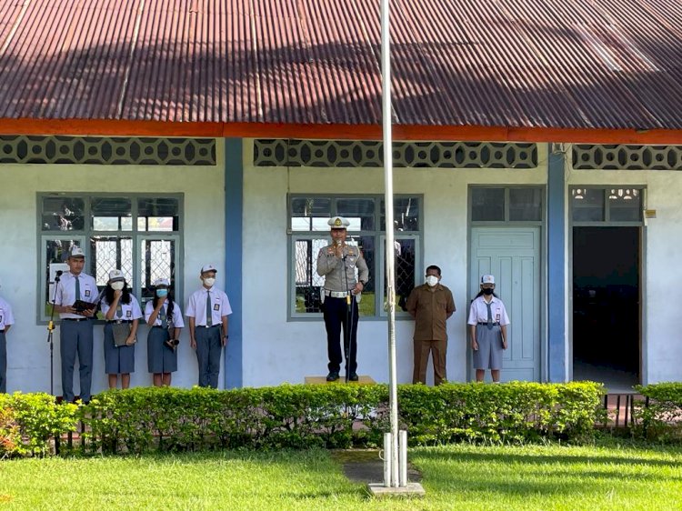 Police Goes To School di SMA Katolik  St. Fransiskus Saverius Ruteng