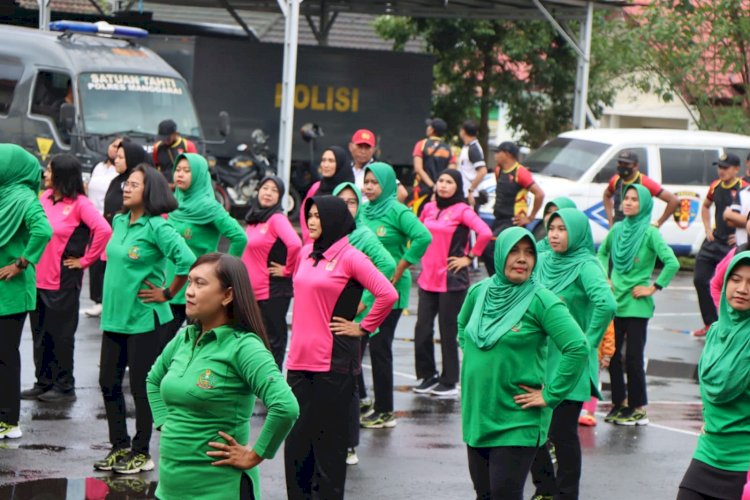 Pererat Silaturahmi, Polres Manggarai Laksanakan Kegiatan Olahraga Bersama Kompi 2 Yon B Pelopor Brimobda NTT dan Kodim 1612 Manggarai