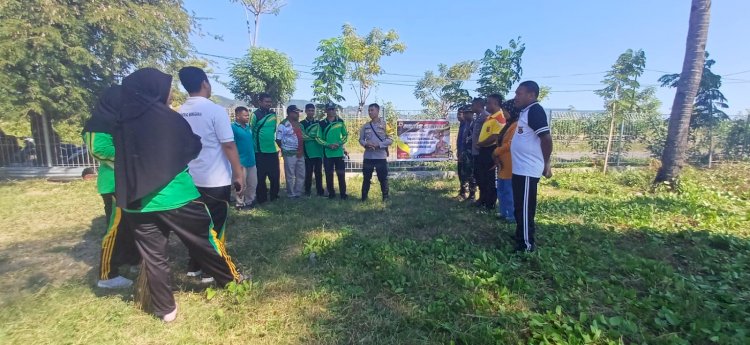 Polsek Reo Gelar Jumat Curhat di halaman Wisma St. Yosef Kevikepan Reo