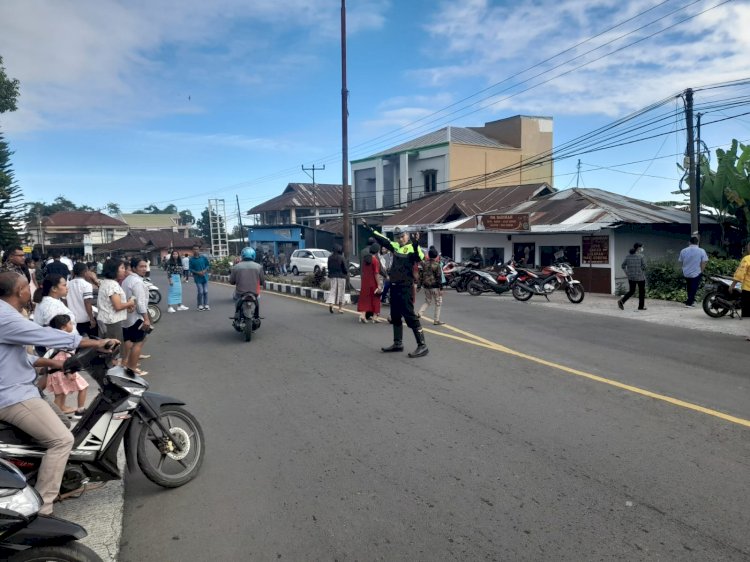 Polres Manggarai Menjamin Keamanan pelaksanaan Ibadah Minggu di Gereja-Gereja di Ruteng