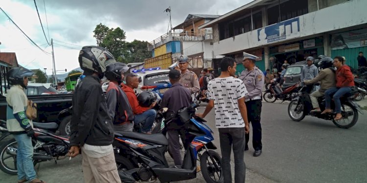 Patroli, Himbauan, dan Penertiban Parkir oleh Satuan Lalu Lintas Polres Manggarai Meningkatkan Ketertiban di Kota Ruteng