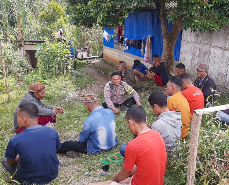 Aipda Emilius Johan, Bhabinkamtibmas Desa Nao, Kec. Satar Mese Utara Lakukan Kegiatan Pencegahan TPPO, Kebakaran Hutan dan Lahan, serta Penggalangan Kamtibmas di Langke Majok Desa Nao