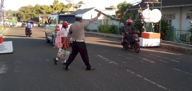 Kasat Lantas Pimpin Apel dan Gatur Pagi Satuan Lalu Lintas Polres Manggarai untuk Tingkatkan Pelayanan dan Keselamatan Lalu Lintas