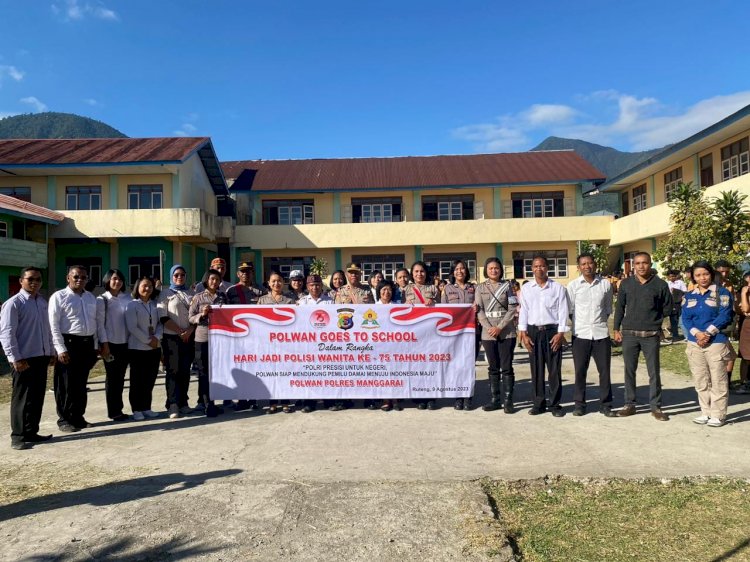 Polwan Goes to School,  Polres Manggarai Rayakan Hari Jadi Polwan Ke-75 Tahun 2023 dengan Sosialisasi dan Interaksi di SMA Widya Bakti Ruteng