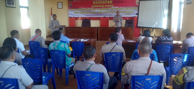 Kegiatan Bimbingan Rohani Mempererat Kesatuan Anggota Polri / PNS Polri Polres Manggarai