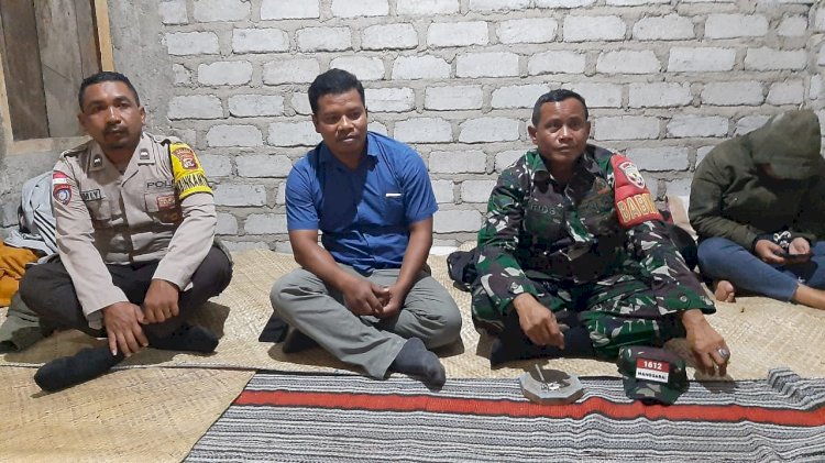 Cegah TPPO, Bhabinkamtibmas Aipda Ramly Budiman dan Bhabinsa SERDA Frids Kadiwano, himbau warga dalam  Kegiatan Resepsi Pernikahan di Desa Ladur, Kecamatan Cibal