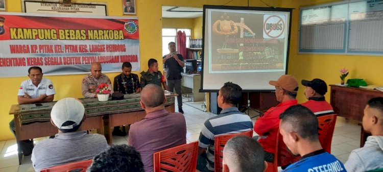 SOSIALISASI PENYALAHGUNAAN NARKOBA DI KAMPUNG BEBAS NARKOBA KELURAHAN PITAK, KECAMATAN LANGKE REMBONG, KABUPATEN MANGGARAI