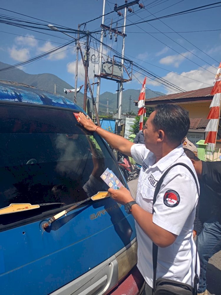 Polres Manggarai Gencar Cegah Narkoba: Penempelan Stiker dan Pamflet di Kampung Bebas Narkoba